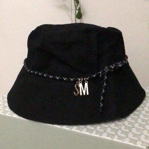 🍑 Black Canvas Steve Madden Bucket Hat